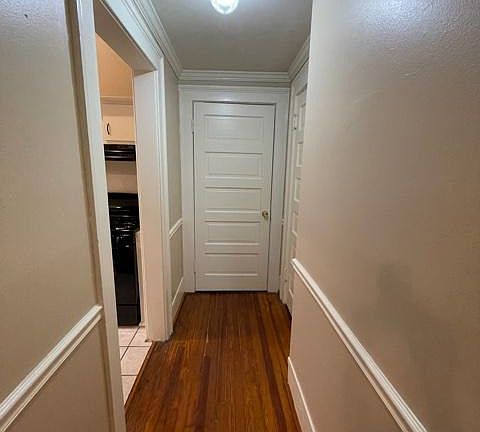 Hall to bedroom door