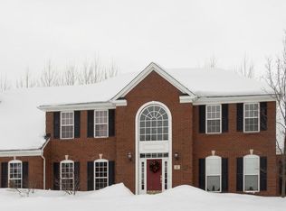 32 Winterhall Rd, Orchard Park, NY 14127