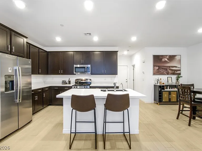 1529 Eva Crossing Pl — Photo 3