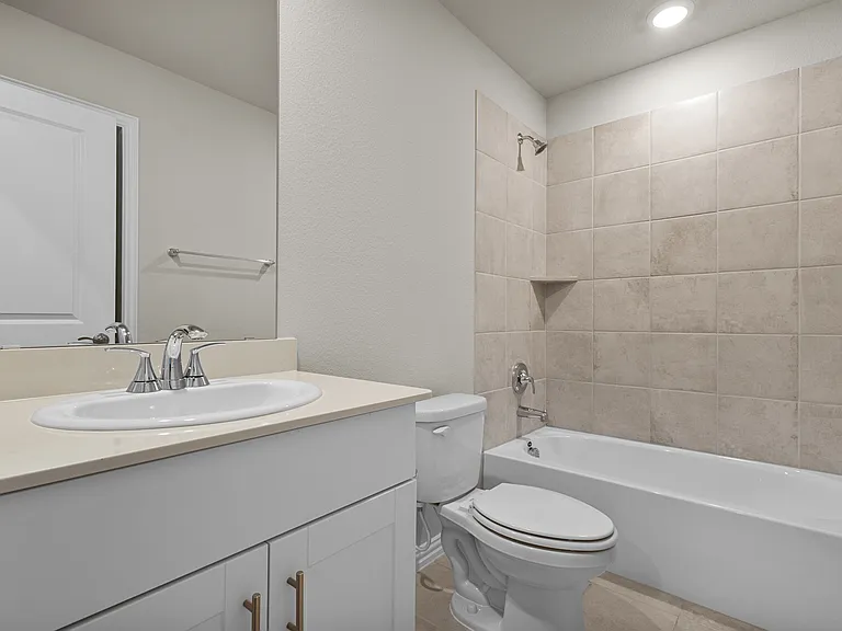 6649 Valley Lake Ln — Photo 18