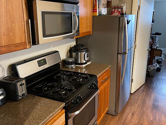 4th image of 1638 Marshall Ave APT 1