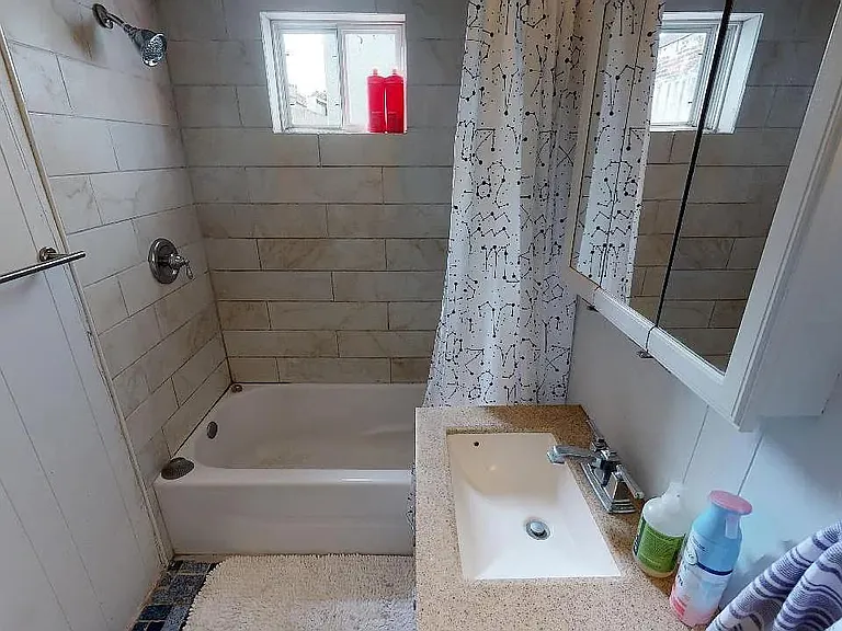 415 E Flora St — Photo 15