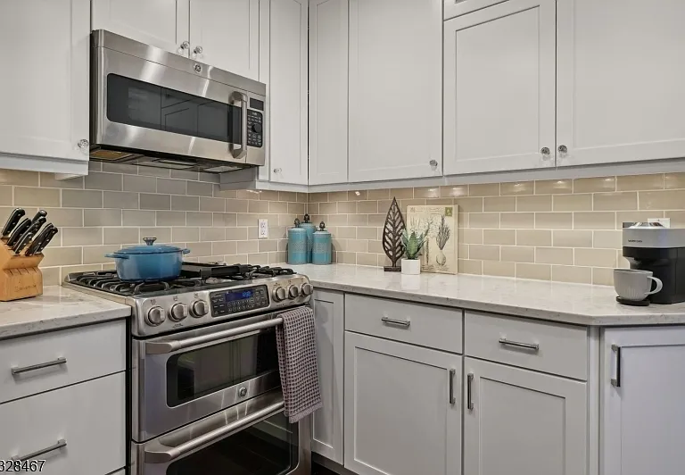 48 S Park St #215 — Photo 6
