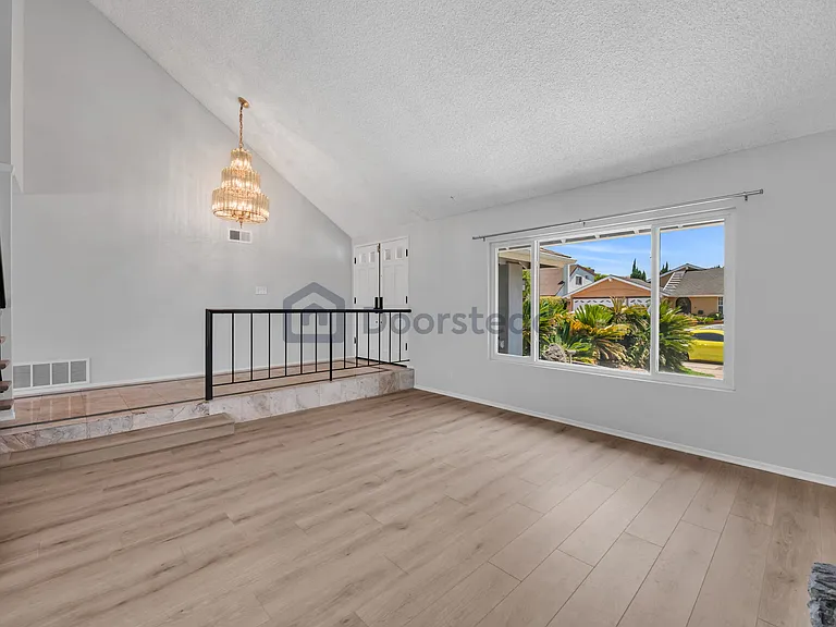 955 Fernrest Dr — Photo 6
