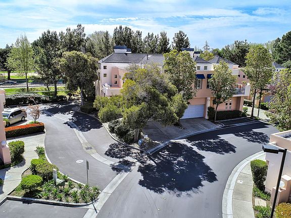 3rd image of 733 Mediterranean Ln