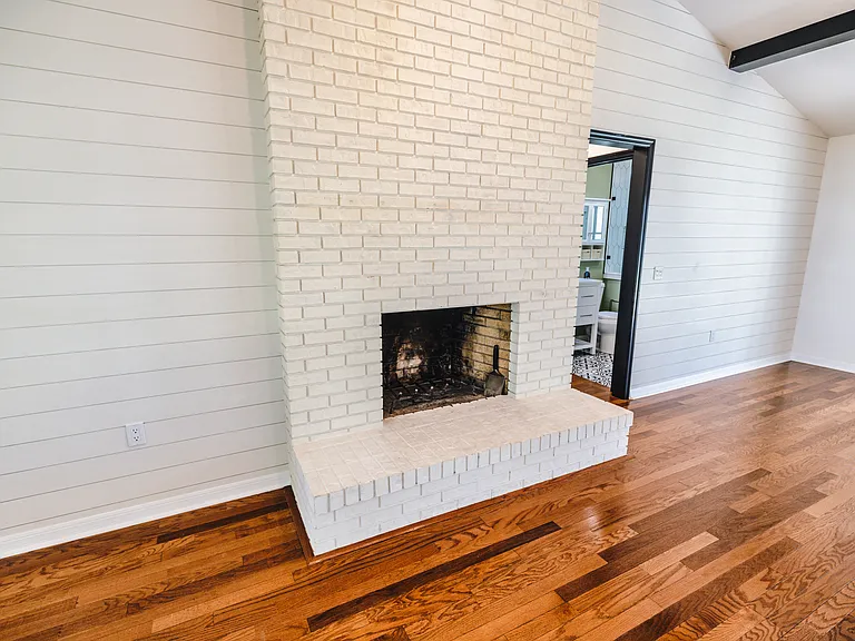 2119 Shady Oaks Dr — Photo 3