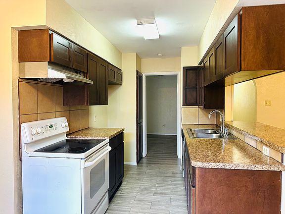 5th image of 2518 Mardell Dr