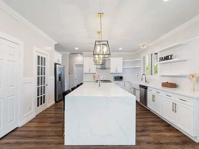 15736 Home Ct — Photo 12
