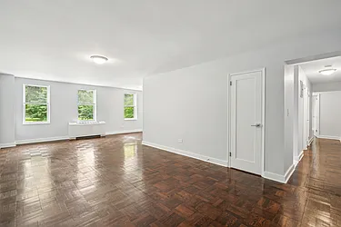 1135 Pelham Parkway North