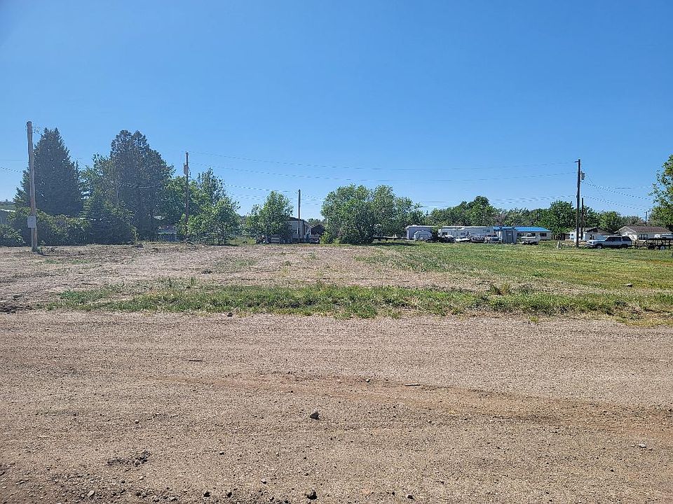 2nd image of 415 Glacier Ave