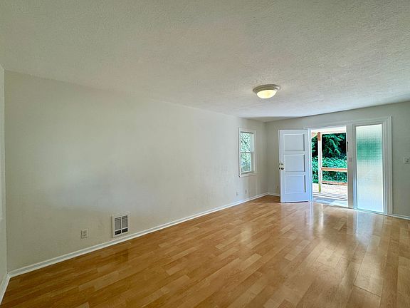 5th image of 3291 NE California St Unit B