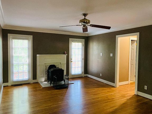 5th image of 600 Holly Grove Ln