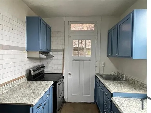 254 Fleet St, Braddock, PA 15104