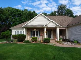 997 La Quinta Dr, Webster, NY 14580