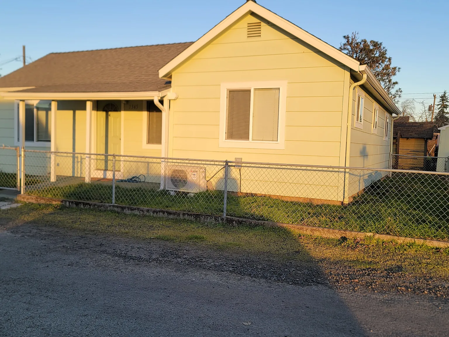 3 bed, 962 sqft, $1,675 — Photo 2