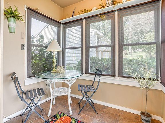 5th image of 51479 Summit St
