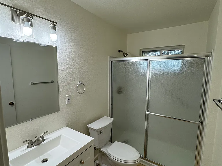 1110 Anderson Rd — Photo 3