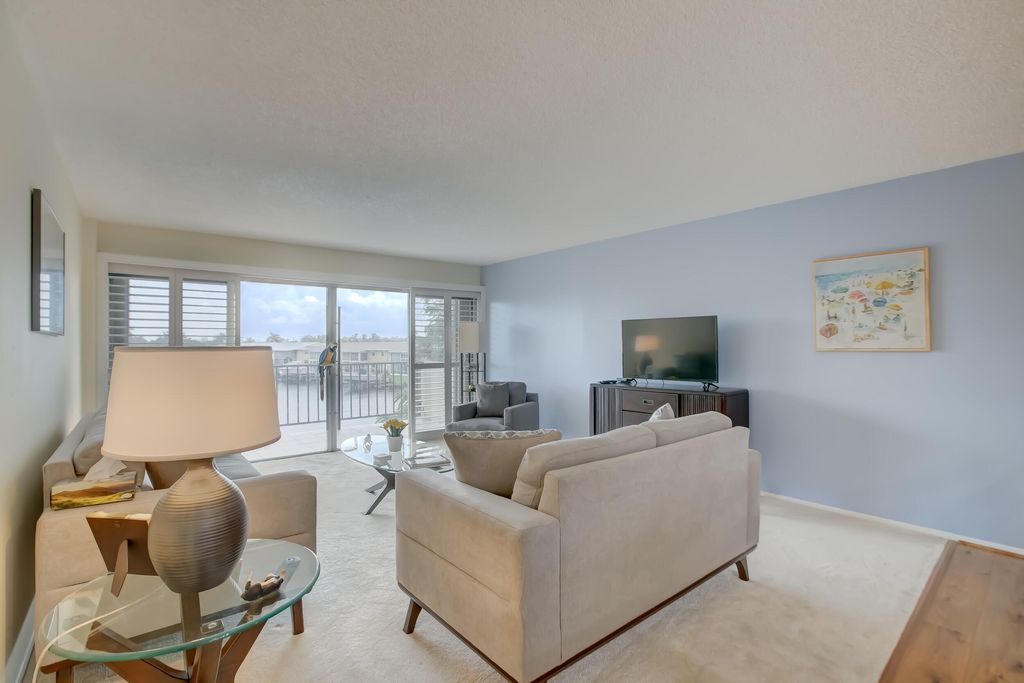 801 S Federal Highway #308, photo 5