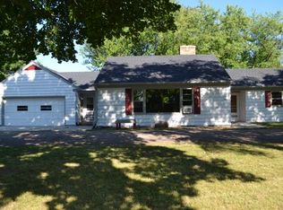 884 S Bridge St, Manawa, WI 54949