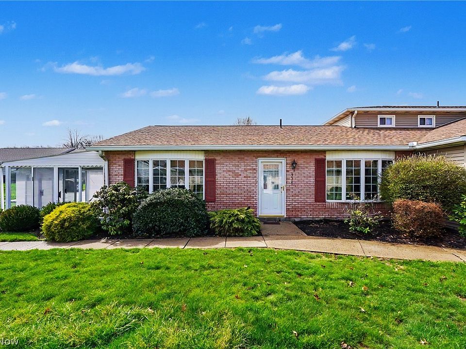1st image of 934 Canterbury Ln