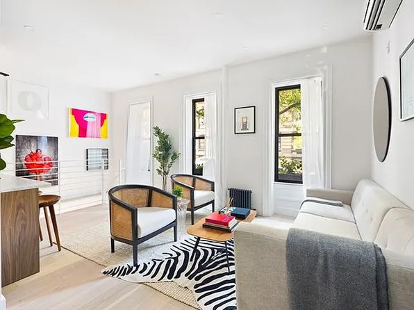 40 Stuyvesant St APT 2, New York, NY 10003