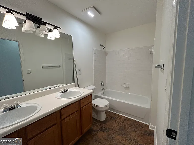 665 Arncliffe Ct — Photo 17