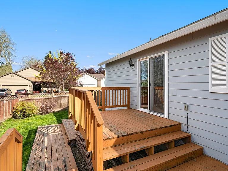 307 NW Angela Ln — Photo 30
