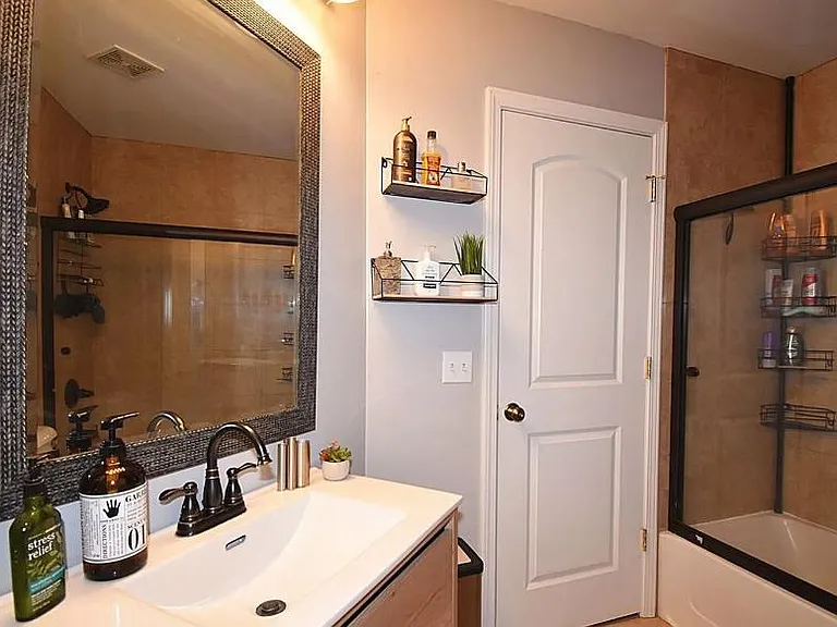 1299 Chestnut Ln — Photo 25