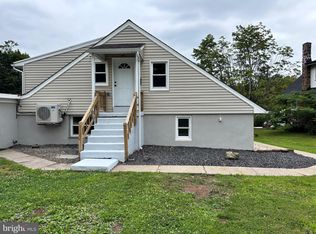 63 N 5th St #B, Souderton, PA 18964