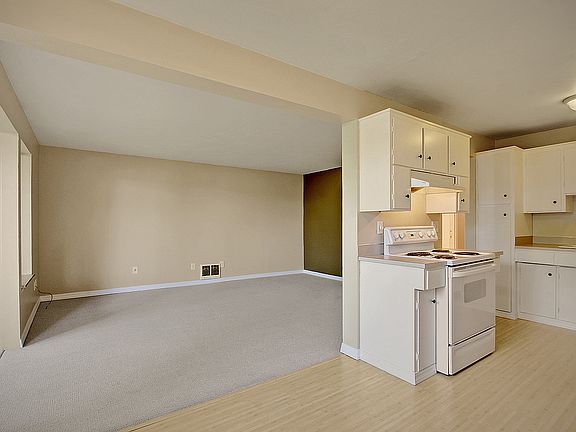 2nd image of 1015 W Nickerson St APT 114
