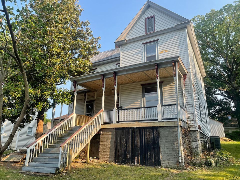1st image of 360 Mountain Ave SW #A