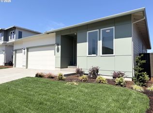 733 Magnolia Ave, Woodburn, OR 97071