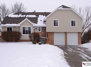 603 N 152nd Cir, Omaha, NE 68154