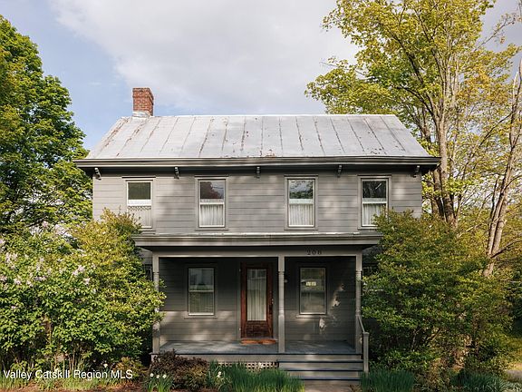 2nd image of 208 Maple Avenue