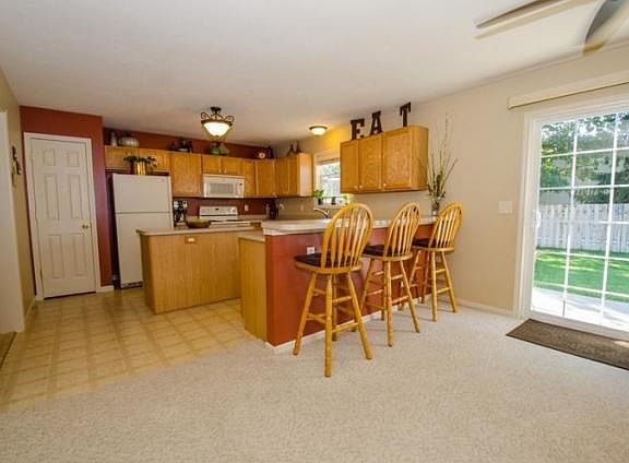3rd image of 20384 Ambleside Dr