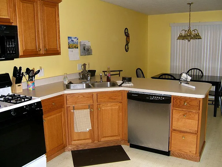 637 Oakbrook Ave — Photo 8