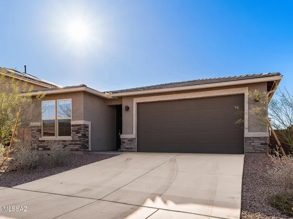 10190 S Rolling Water Dr, Vail, AZ 85641