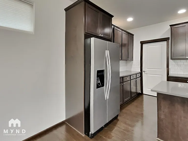 2753 S 124th Ln — Photo 8