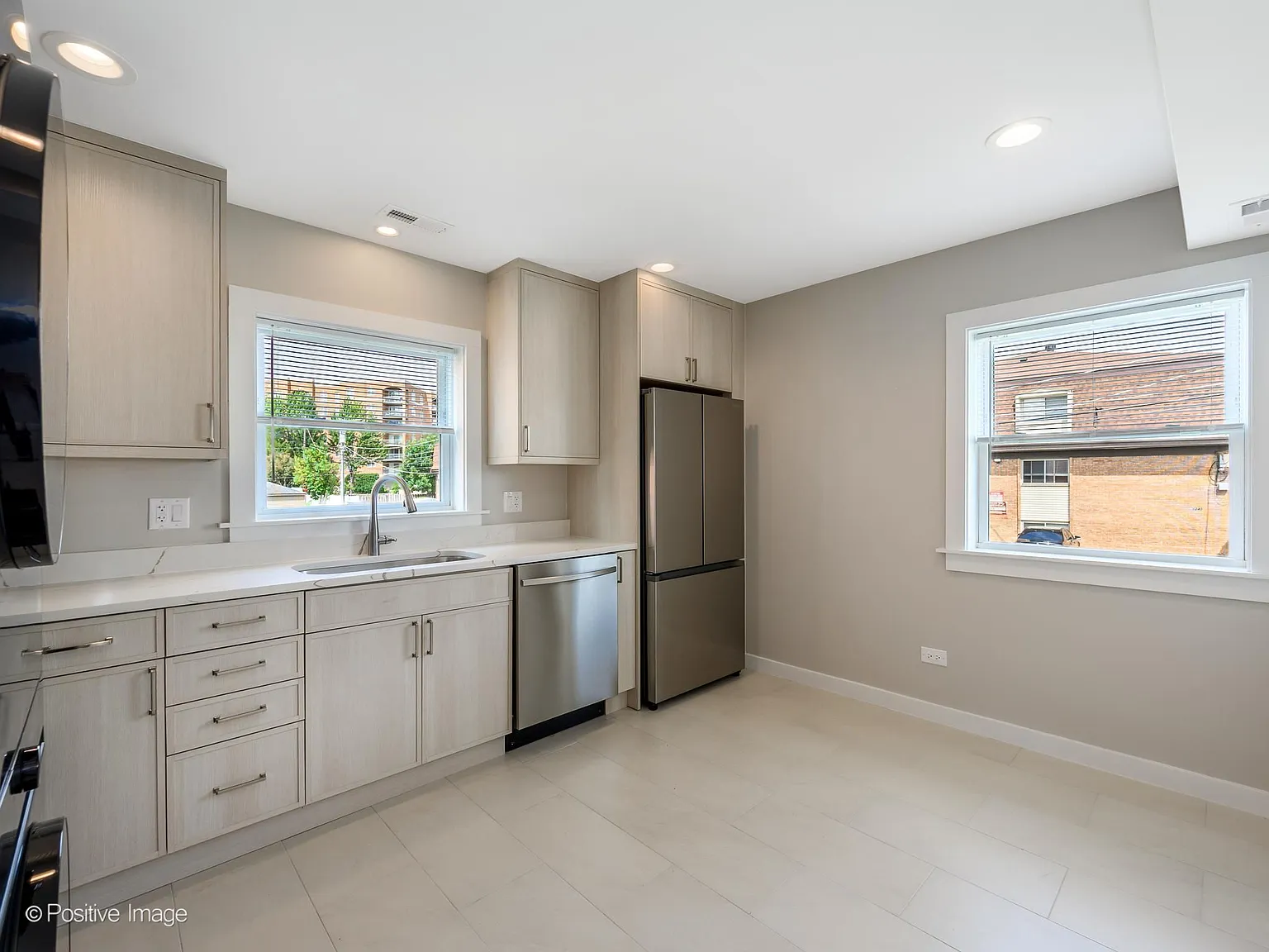 1 bed, 800 sqft, $2,000 — Photo 3