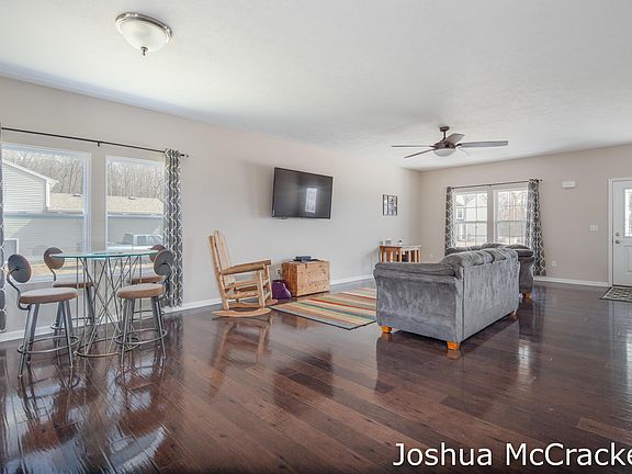3rd image of 11541 Trent St SE