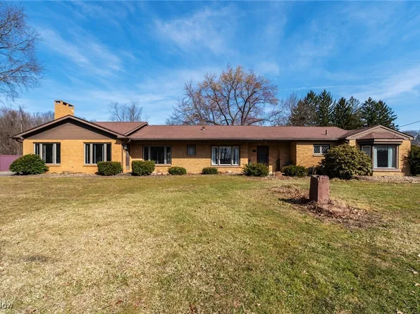 7059 Stewart Sharon Rd, Hubbard, OH 44425