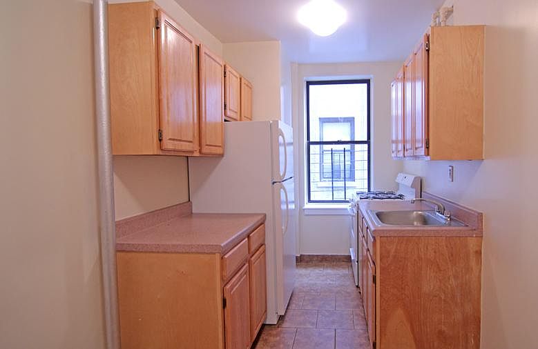 2nd image of 1506 Walton Ave APT 2B