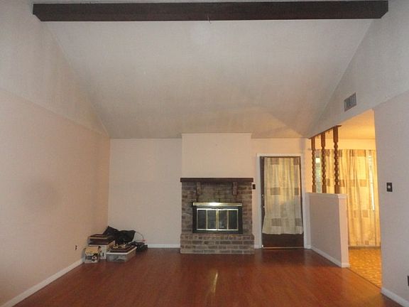 4th image of 1460 Kenwood St