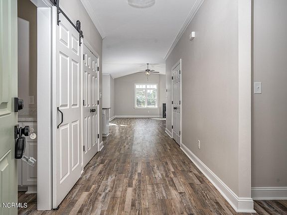 5th image of 1031 E Birchwood Drive