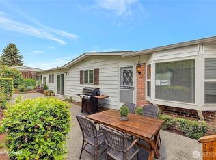 17044 Woodcrest Dr NE, Bothell, WA 98011