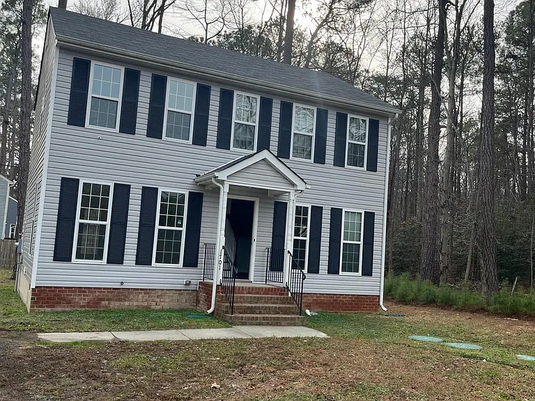 1701 Old Williamsburg Rd — Photo 1