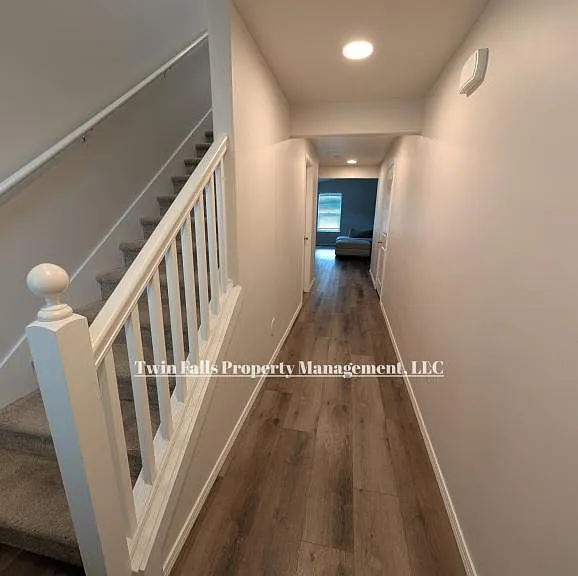 1574 Kenyon Rd — Photo 4
