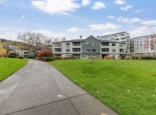 4990 SW Landing Dr APT 203, Portland, OR 97239