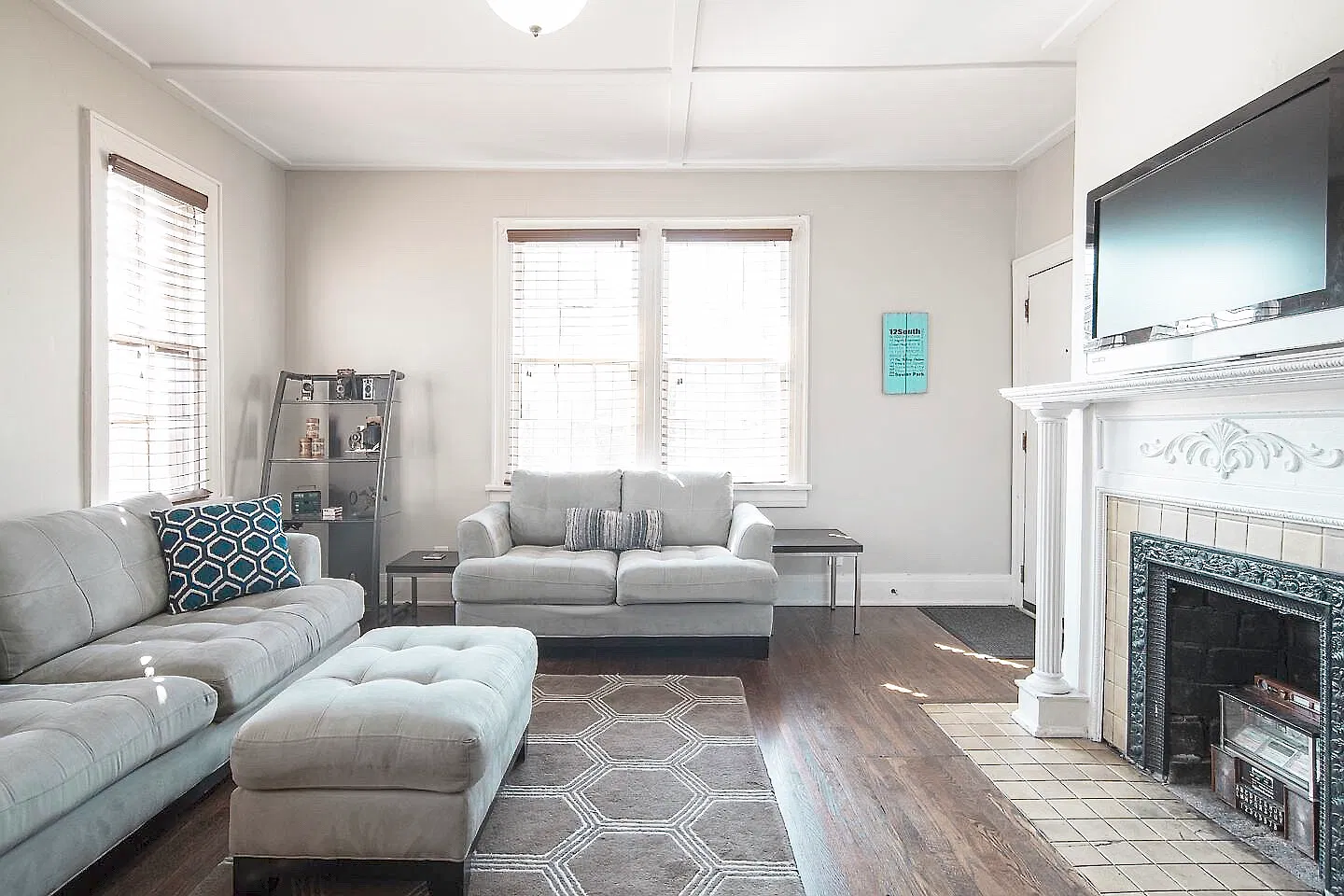 1106 Kirkwood Ave — Photo 3