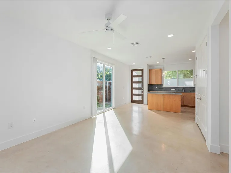 1114 Walton Ln #B — Photo 14